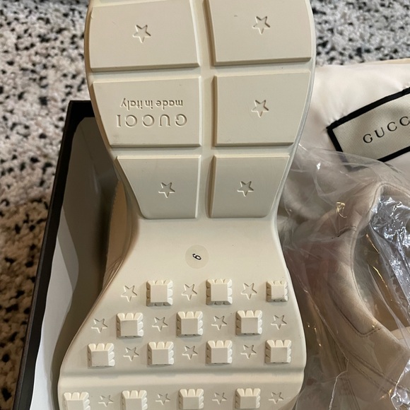 Gucci Men's Rhyton sneaker with mouth print 9G/9.5-10 US Brand New - Picture 4 of 6